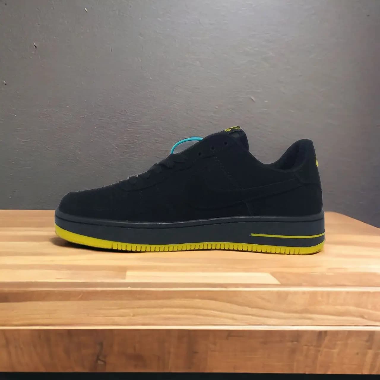 Air Force 1 || Color - Black & Yellow Sole || Low Neck || Grade – OEM