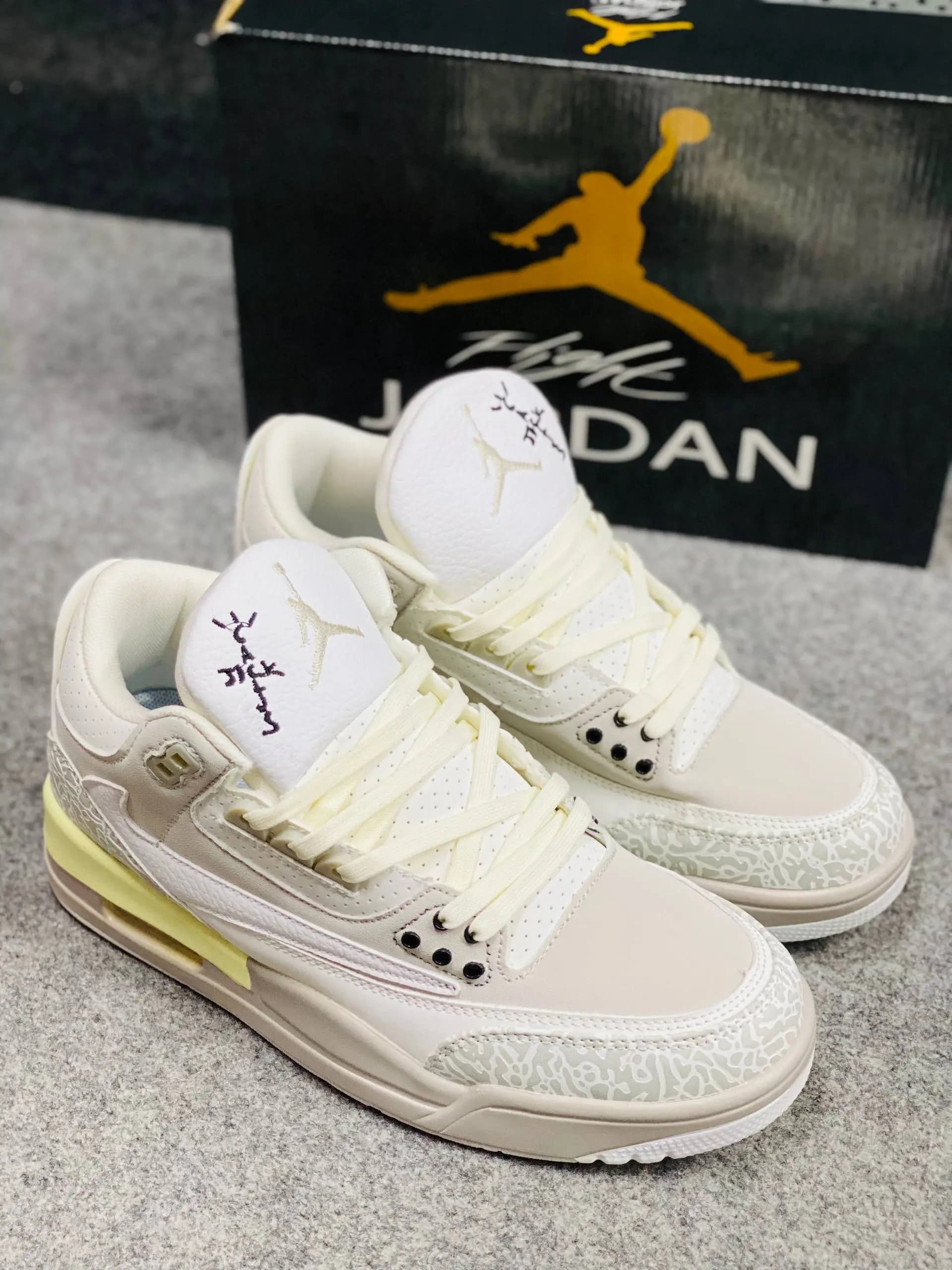 Air Jordan 3 |Color: cream, off-white shade with grey | OEM
