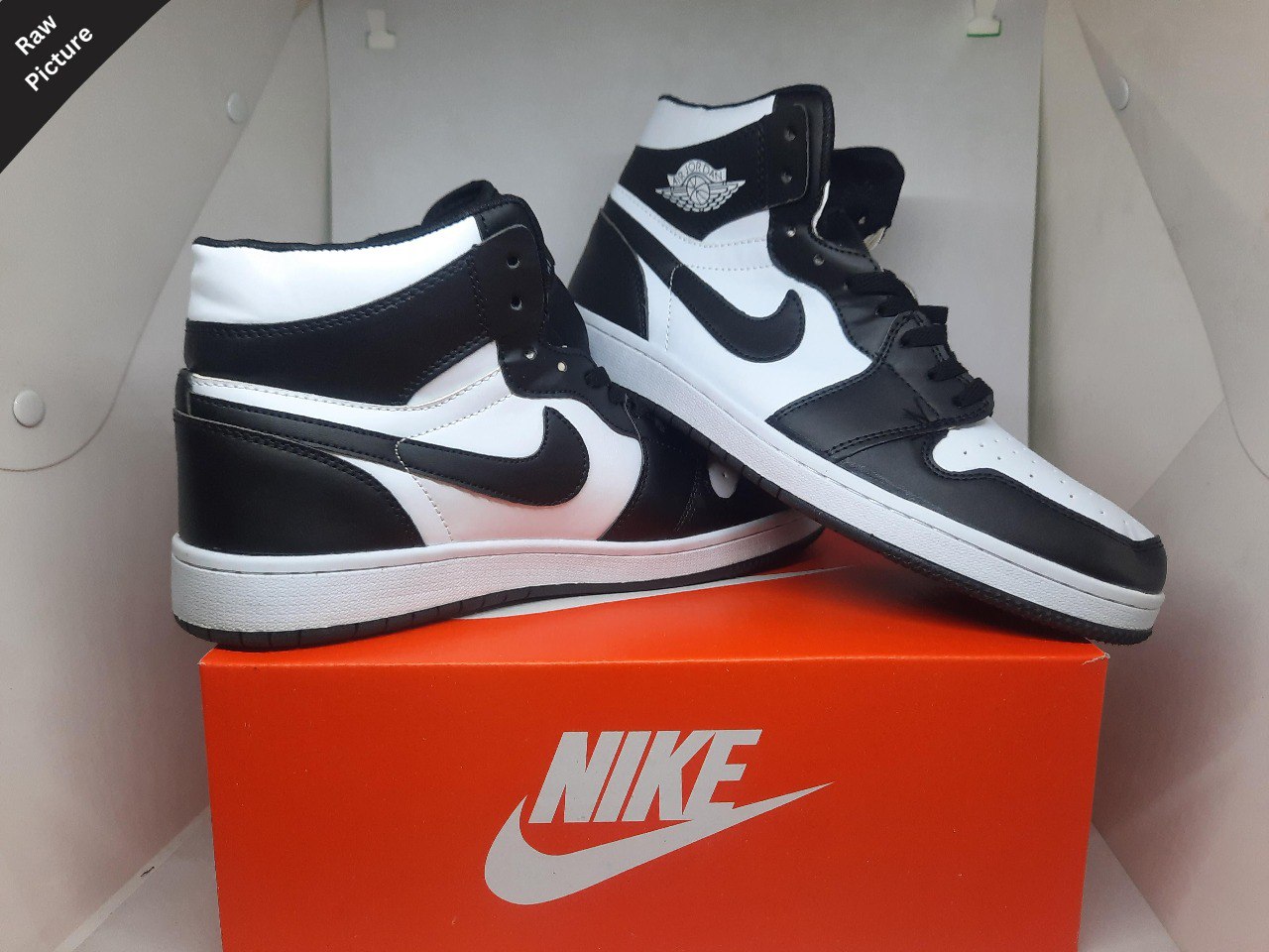 jordan 1 high black and white